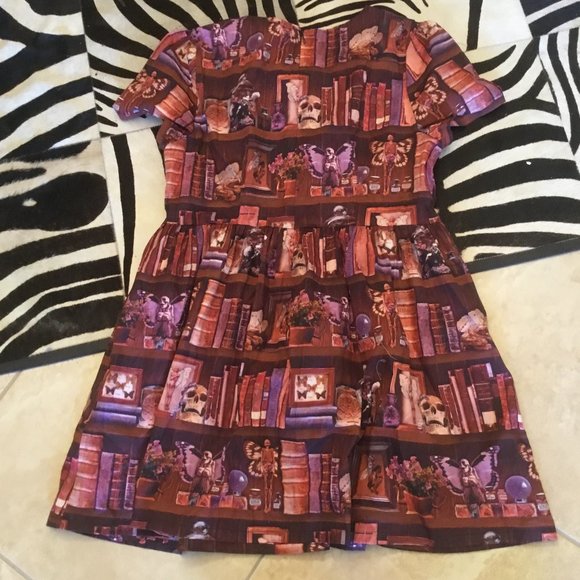 Dangerfield spooky bookshelf dress size 18 AU New ( 16 US) - Picture 4 of 4